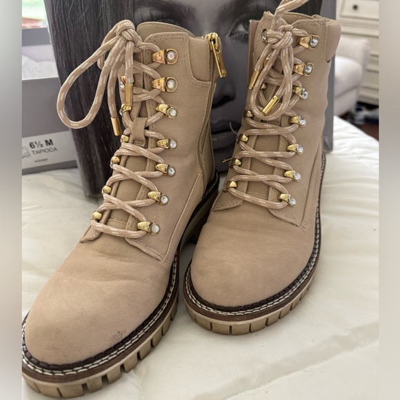 Boots - Picture 1 of 3